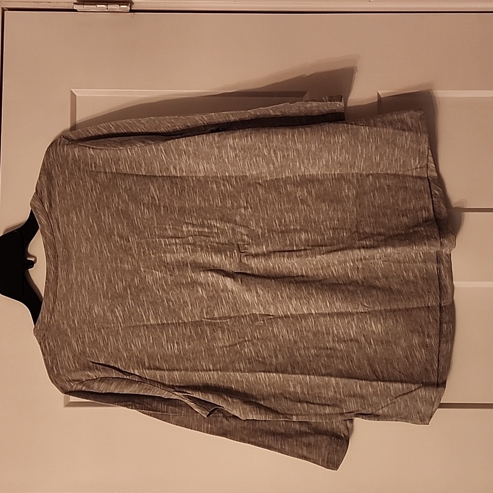 NWT. Christopher & Banks. Gray/white 3/4 sleeve Top. XL - Picture 4 of 7